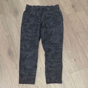 lululemon athletica Dark Camouflage Joggers, size 6